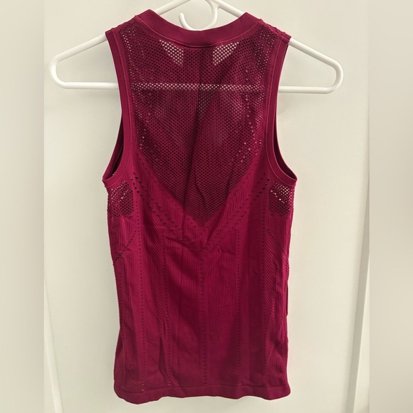 Athleta Oxygen Laser Cut Tank in Mulberry Size XS - Picture 11 of 15